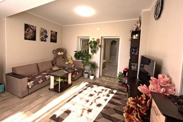 2-к квартира, 60,5 м², 1/4 эт.