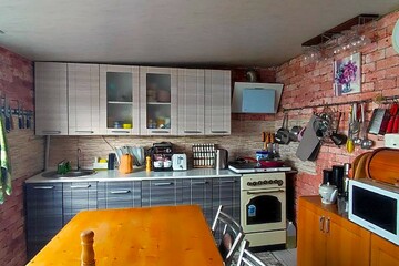 2-к квартира, 89 м², 2/2 эт.