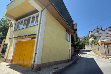 Дом, 136,8 м², 3 эт.