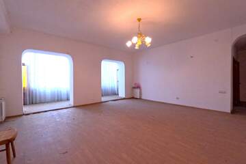 4-к квартира, 117,6 м², 1/5 эт.