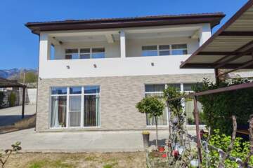 Дом, 200 м², 2 эт.