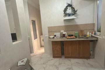 3-к квартира, 80 м², 1/1 эт.