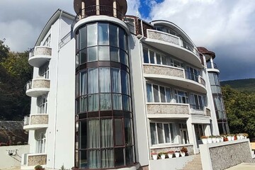 2-к квартира, 100 м², 2/3 эт.