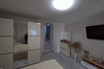 2-к квартира, 60,5 м², 1/4 эт.